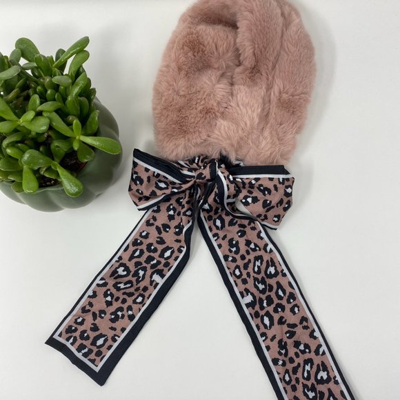 Women Scarf Bow Tie Warm Plush Fur Gold Leopard - Picture 2 of 5